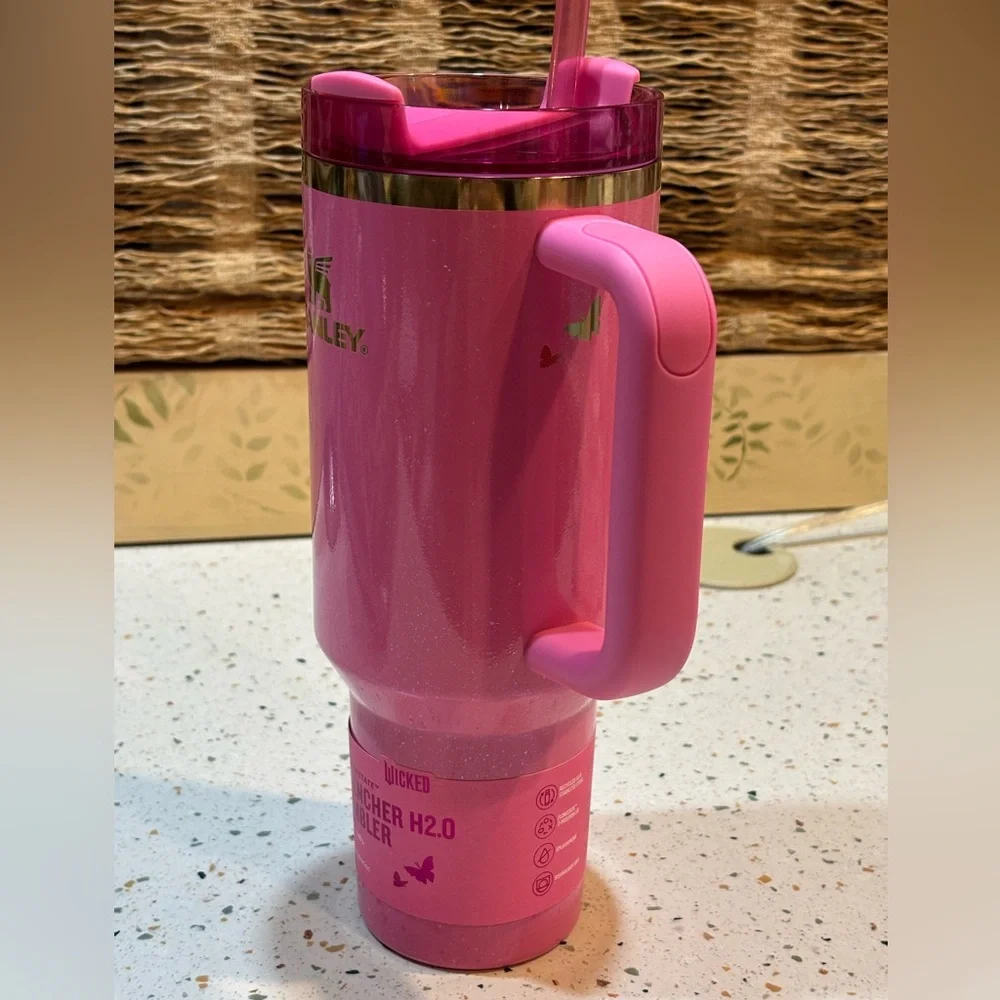 Stanley x Glinda Wicked 40 oz Quencher H2.0 Tumbler – Pink Glitter LTD - Picture 12 of 13